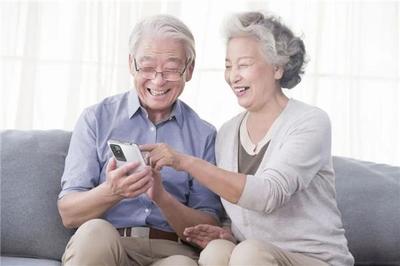 智慧养老新篇章:小米定制手机帮助老人跨越“数字鸿沟”
